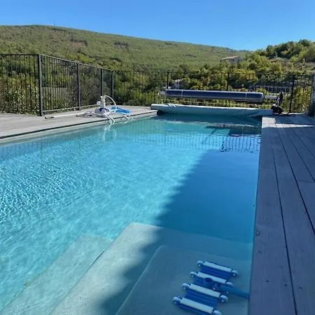 Les Terrasses De Lure & Piscine